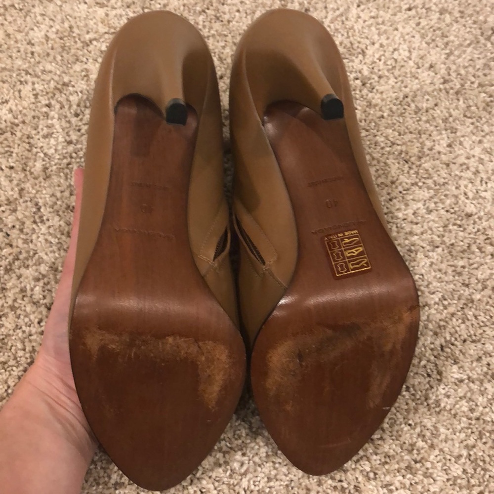 Beige leather Balenciaga booties - Picture 8 of 8